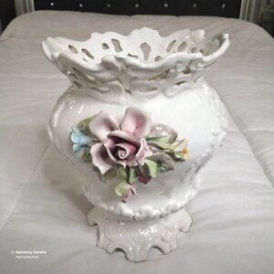 Vintage Porcelain Capodimonte Italy Hand Painted Applied Demensional Roses Vase